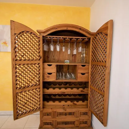 Salza فيلة سانكت مارتن ام غريم